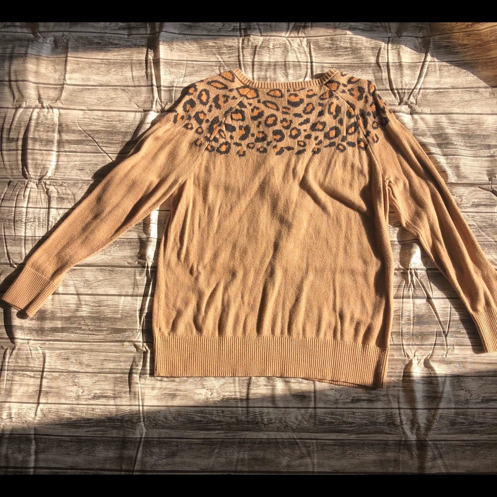Women's sweater